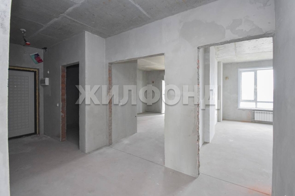 
   Продам 3-комнатную, 71.3 м², Сухарная ул, 109

. Фото 1.
