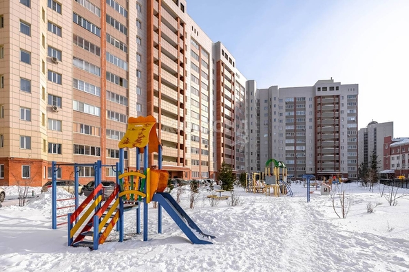 
   Продам 3-комнатную, 104.7 м², 2-й (4 мкр.) кв-л, 233

. Фото 14.