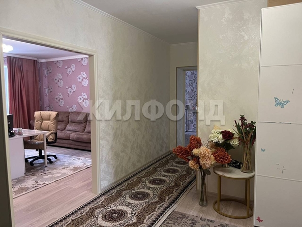 
   Продам 3-комнатную, 104.7 м², 2-й (4 мкр.) кв-л, 233

. Фото 4.
