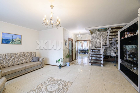
   Продам 4-комнатную, 124.3 м², Вертковская ул, 42

. Фото 6.