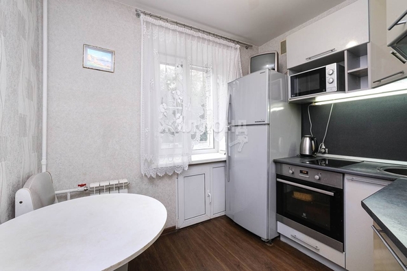 
   Продам 2-комнатную, 44 м², Ватутина ул, 11

. Фото 8.