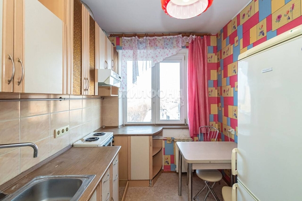 
   Продам 3-комнатную, 62.6 м², Приморская ул, 33

. Фото 12.