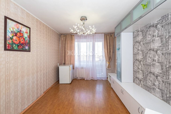 
   Продам 3-комнатную, 62.6 м², Приморская ул, 33

. Фото 2.