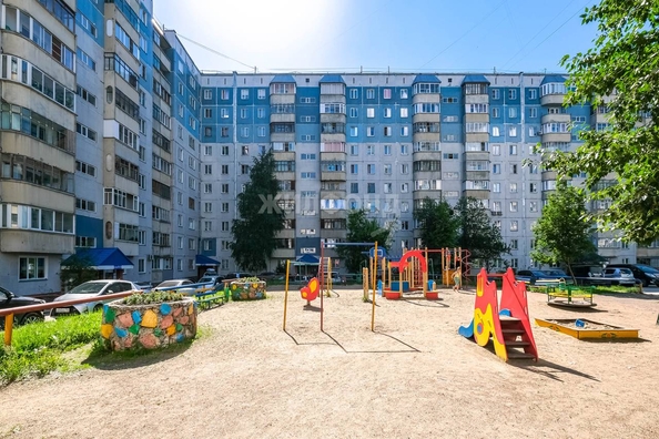 
   Продам 2-комнатную, 51 м², В. Высоцкого ул, 39

. Фото 11.