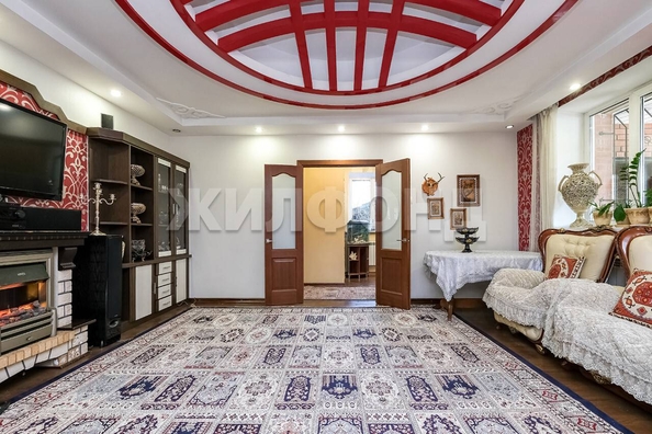 
   Продам дом, 192.3 м², Новосибирск

. Фото 2.