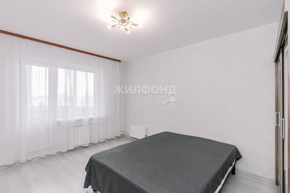 
   Продам 1-комнатную, 37.9 м², Петухова ул, 95

. Фото 2.