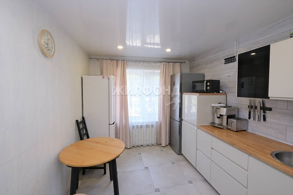 
   Продам 3-комнатную, 63.4 м², 2-й (4 мкр.) кв-л, 203

. Фото 1.