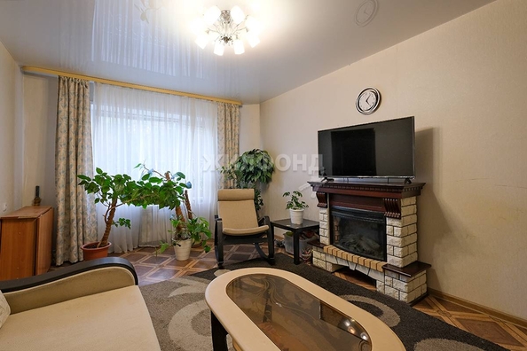 
   Продам 3-комнатную, 63.4 м², 2-й (4 мкр.) кв-л, 203

. Фото 6.