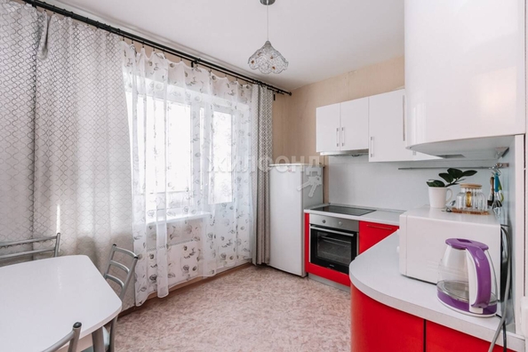 
   Продам 1-комнатную, 32.2 м², Петухова ул, 164

. Фото 3.