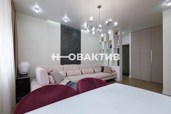 
   Продам 4-комнатную, 94.5 м², Охотская ул, 88/3

. Фото 2.