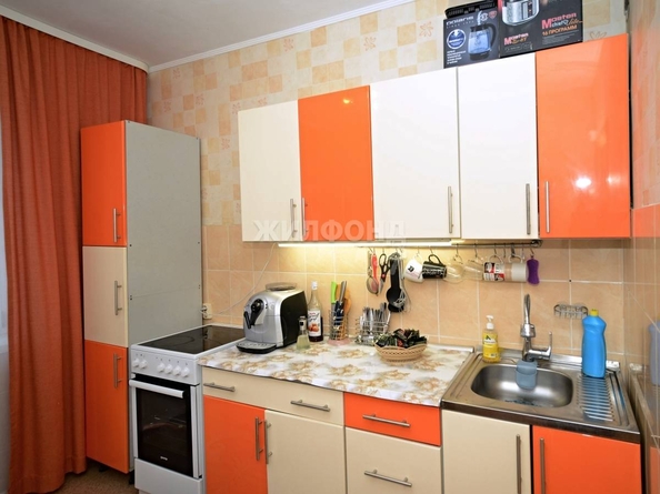 
   Продам 2-комнатную, 53 м², В. Высоцкого ул, 42/3

. Фото 2.