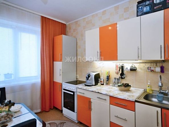 
   Продам 2-комнатную, 53 м², В. Высоцкого ул, 42/3

. Фото 7.