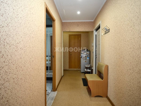 
   Продам 2-комнатную, 53 м², В. Высоцкого ул, 42/3

. Фото 9.