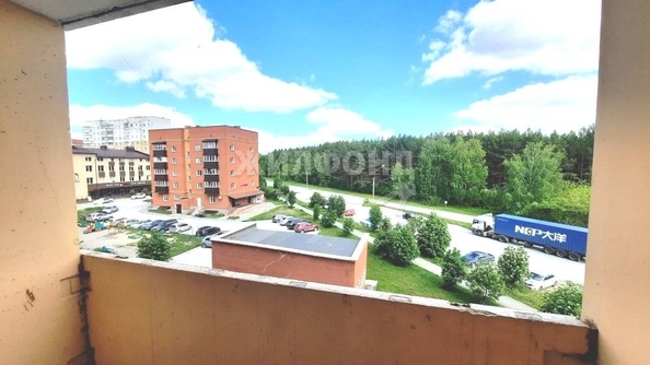 
   Продам 1-комнатную, 32.5 м², Ключ-Камышенское Плато ул, 20

. Фото 3.