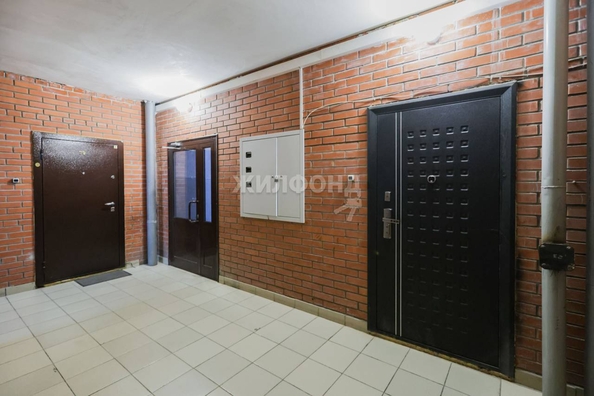 
   Продам 3-комнатную, 63.5 м², Лескова ул, 19

. Фото 20.