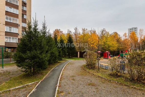 
   Продам 3-комнатную, 63.5 м², Лескова ул, 19

. Фото 26.