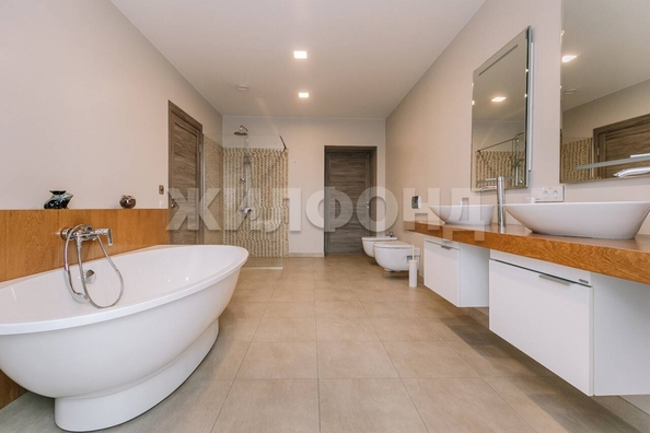 
   Продам дом, 775.1 м², Новолуговое

. Фото 7.