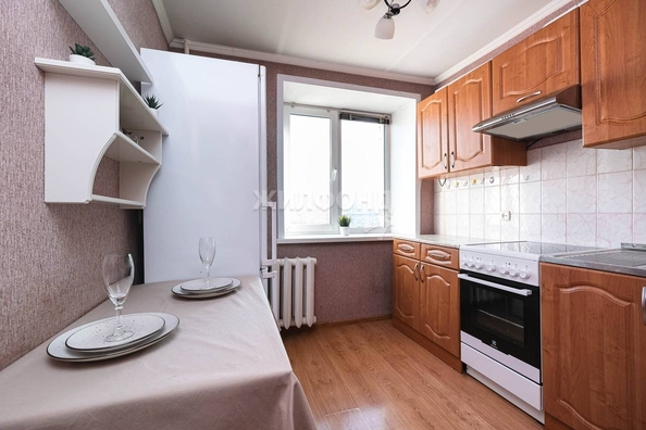 
   Продам 1-комнатную, 29.9 м², Челюскинцев ул, 18

. Фото 5.