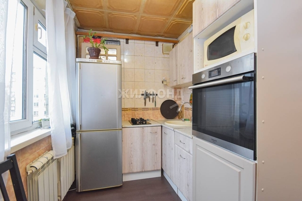 
   Продам 3-комнатную, 59 м², Кропоткина ул, 98

. Фото 3.