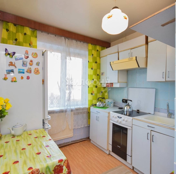 
   Продам 3-комнатную, 57.6 м², Вертковская ул, 6

. Фото 2.