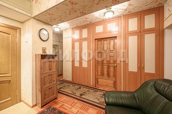 
   Продам 3-комнатную, 87.4 м², Революции ул, 28

. Фото 4.