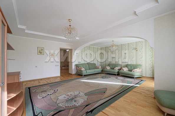 
   Продам 3-комнатную, 135.8 м², 1905 года ул, 59

. Фото 16.