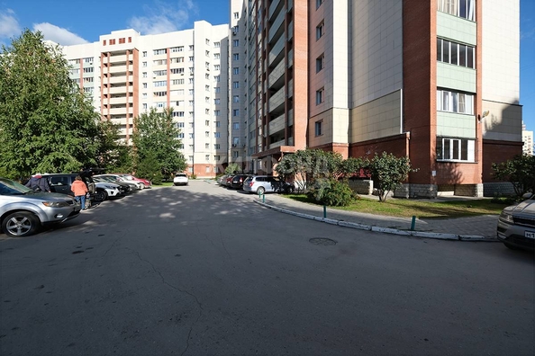 
   Продам 3-комнатную, 64 м², 2-й (4 мкр.) кв-л, 226

. Фото 27.