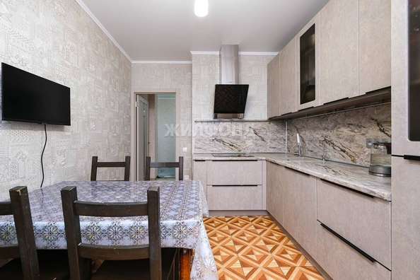 
   Продам 3-комнатную, 92.8 м², Блюхера ул, 71б

. Фото 3.