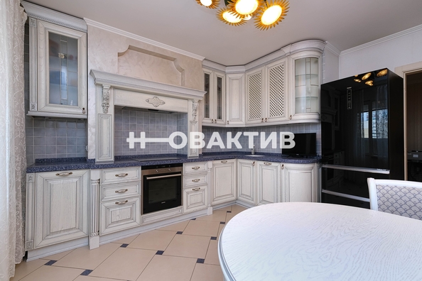 
   Продам 4-комнатную, 154 м², Горский мкр, 42

. Фото 1.