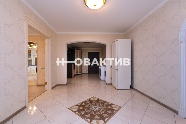 
   Продам 4-комнатную, 154 м², Горский мкр, 42

. Фото 22.