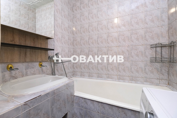 
   Продам 2-комнатную, 53.1 м², Федосеева ул, 3

. Фото 19.