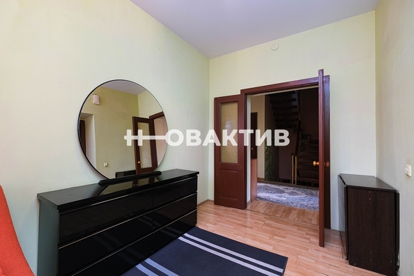 
   Продам коттедж, 274 м², Новосибирск

. Фото 12.