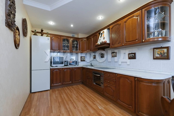 
   Продам 3-комнатную, 96.8 м², Кирова ул, 46

. Фото 8.
