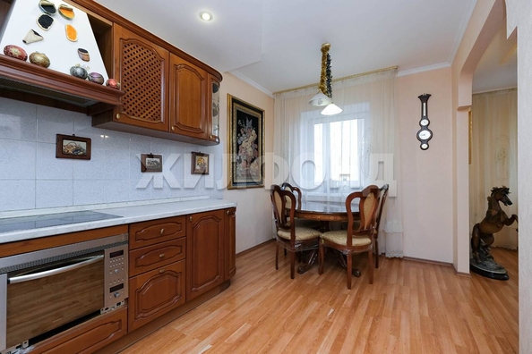 
   Продам 3-комнатную, 96.8 м², Кирова ул, 46

. Фото 10.