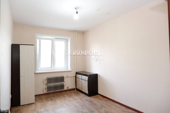 
   Продам 3-комнатную, 76.9 м², 2-й (4 мкр.) кв-л, 204/2

. Фото 7.