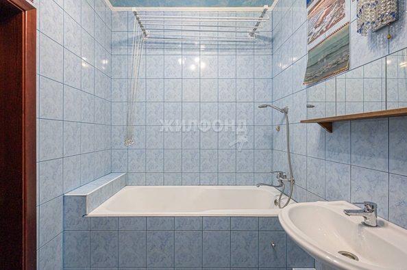 
   Продам 2-комнатную, 79.3 м², Кирова ул, 27

. Фото 16.