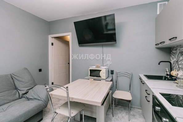 
   Продам 2-комнатную, 56.5 м², Петухова ул, 97

. Фото 4.