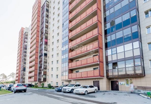 
   Продам 2-комнатную, 57 м², Сухарная ул, 76/3

. Фото 9.