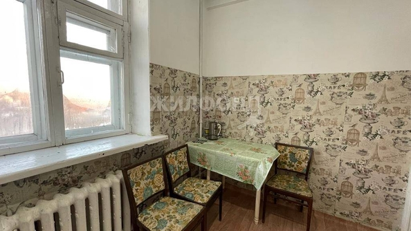 
   Продам 3-комнатную, 55 м², Бурденко ул, 27

. Фото 3.