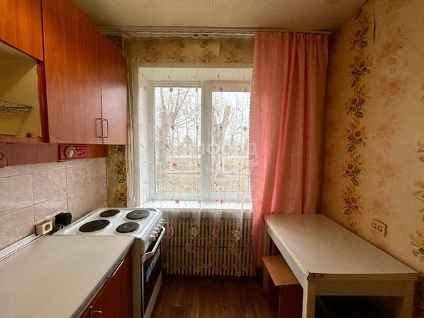 
   Продам 1-комнатную, 30.2 м², Есенина ул, 21

. Фото 1.