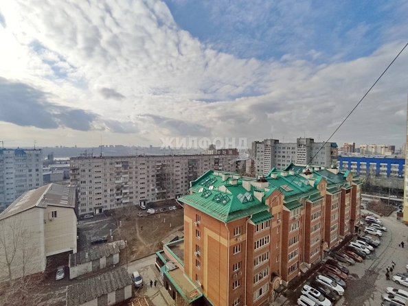 
   Продам 2-комнатную, 47.6 м², Кирова ул, 108

. Фото 9.