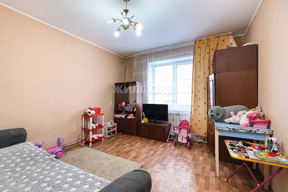 
   Продам 2-комнатную, 53.4 м², Макаренко ул, 7

. Фото 4.