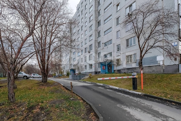 
   Продам 2-комнатную, 53.4 м², Макаренко ул, 7

. Фото 2.
