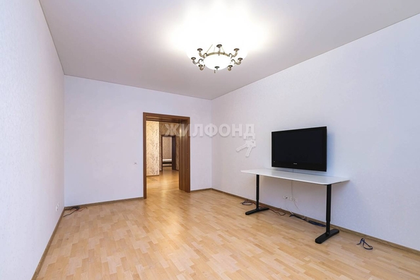 
   Продам 2-комнатную, 81.3 м², Дуси Ковальчук ул, 185/1

. Фото 14.