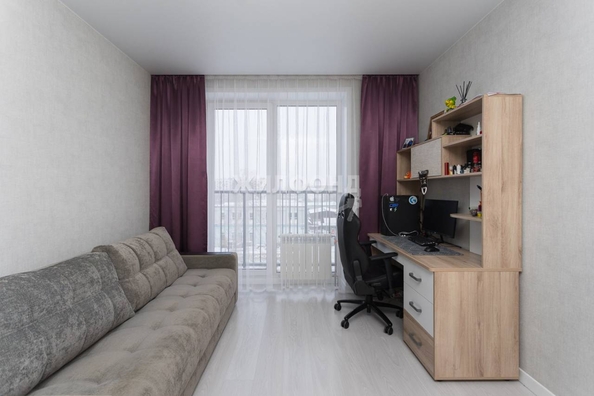 
   Продам 3-комнатную, 64.7 м², Василия Клевцова ул, 1

. Фото 12.