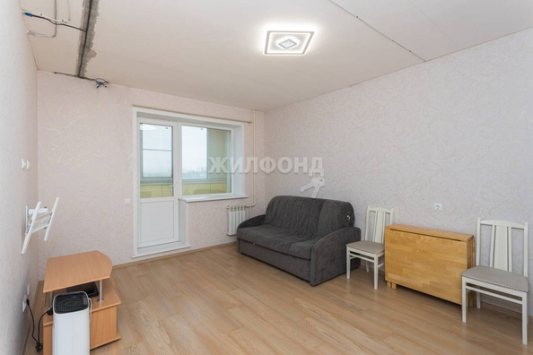 
   Продам 2-комнатную, 50 м², 2-й (4 мкр.) кв-л, 252

. Фото 4.