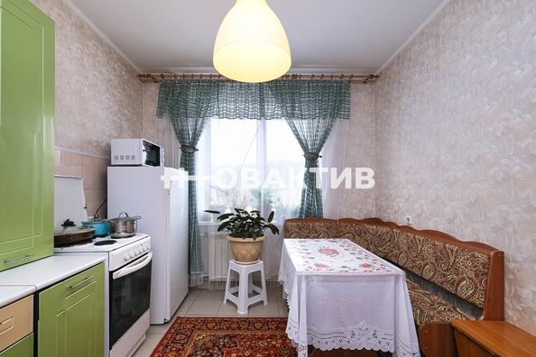 
   Продам 1-комнатную, 38 м², Ключ-Камышенское Плато ул, 20

. Фото 3.