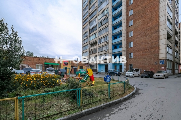 
   Продам 4-комнатную, 75.9 м², Немировича-Данченко ул, 2/1

. Фото 18.