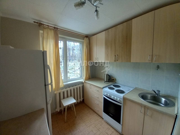 
   Продам 1-комнатную, 28.9 м², Доватора ул, 29

. Фото 2.