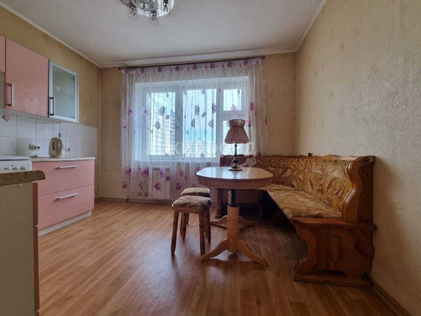 
   Продам 2-комнатную, 62.5 м², Горский мкр, 82

. Фото 2.